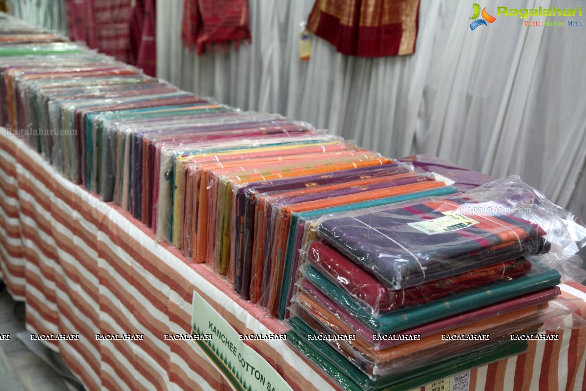 Co-Optex Cool Comfort Expo by Tamil Nadu Handloom Weavers Society at TTD Kalyana Mandapam, Hyderabad