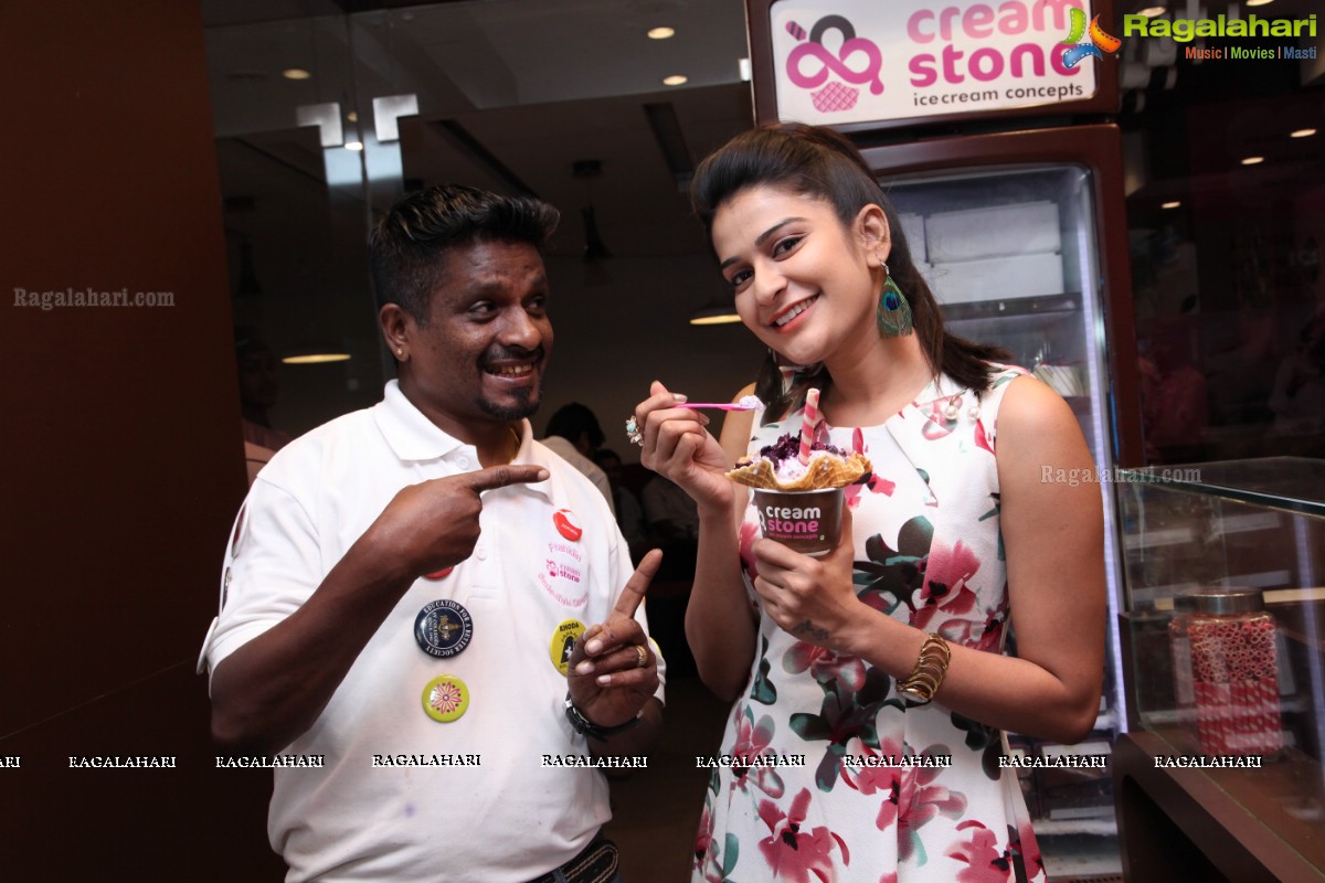 Season Special Kala Jamun Launch at Cream Stone by Jenny Honey