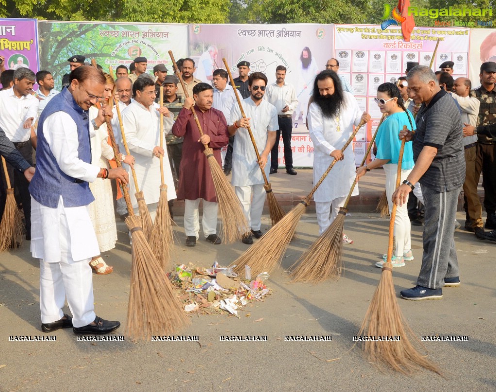 Delhi, The Heart of India, Cleaned Up Again