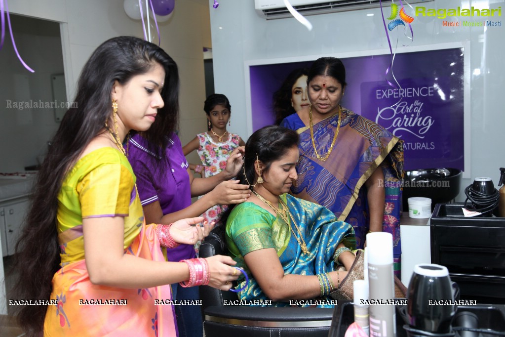 Priyashri launches Naturals Family Salon & Spa at Mehdipatnam
