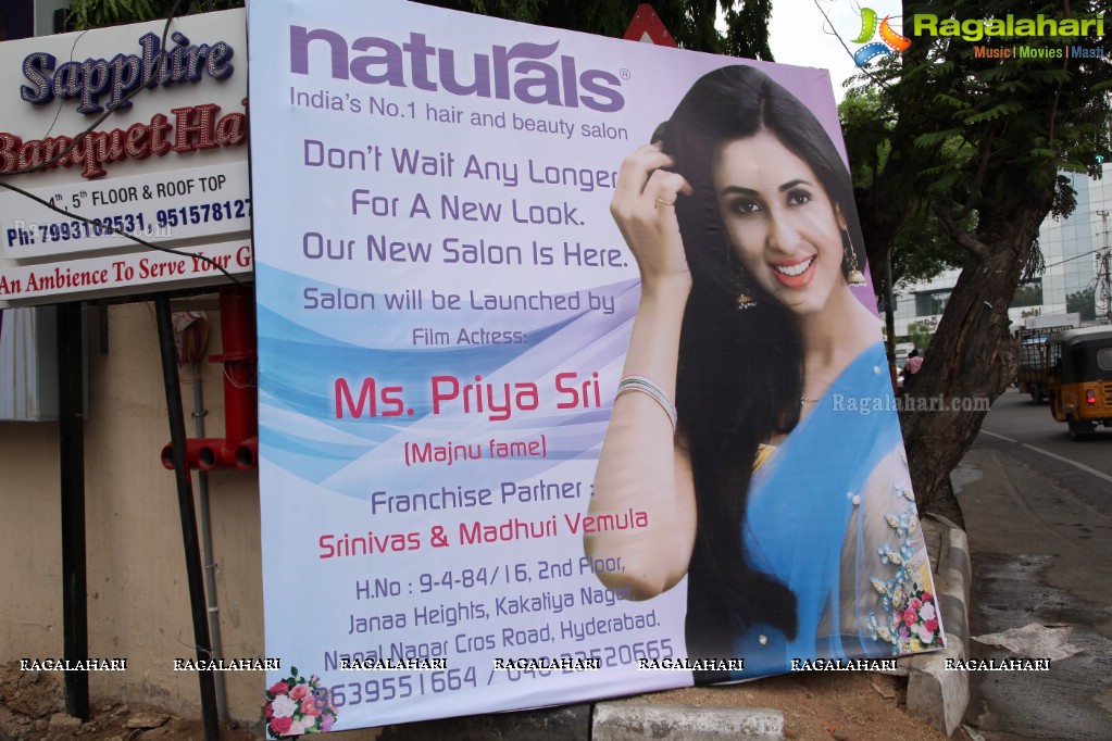 Priyashri launches Naturals Family Salon & Spa at Mehdipatnam