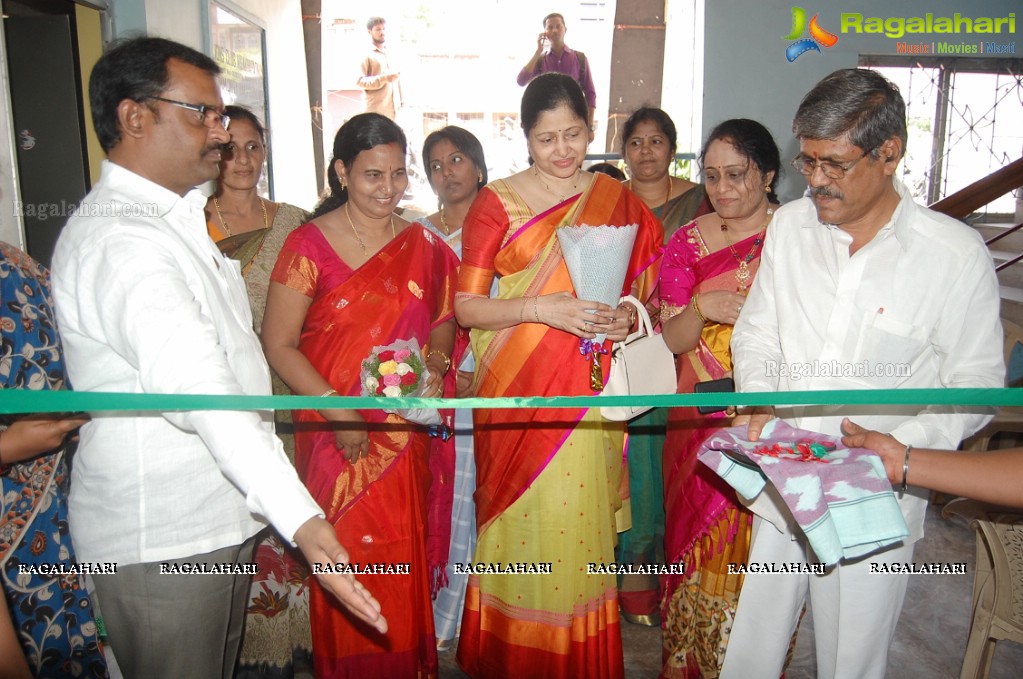 Kambhampati Jayasree & Dr G.Srijana - Vishaka Joint Collector inaugurates Pochampally IKAT Art Mela at Lions Club of Visakhapatnam