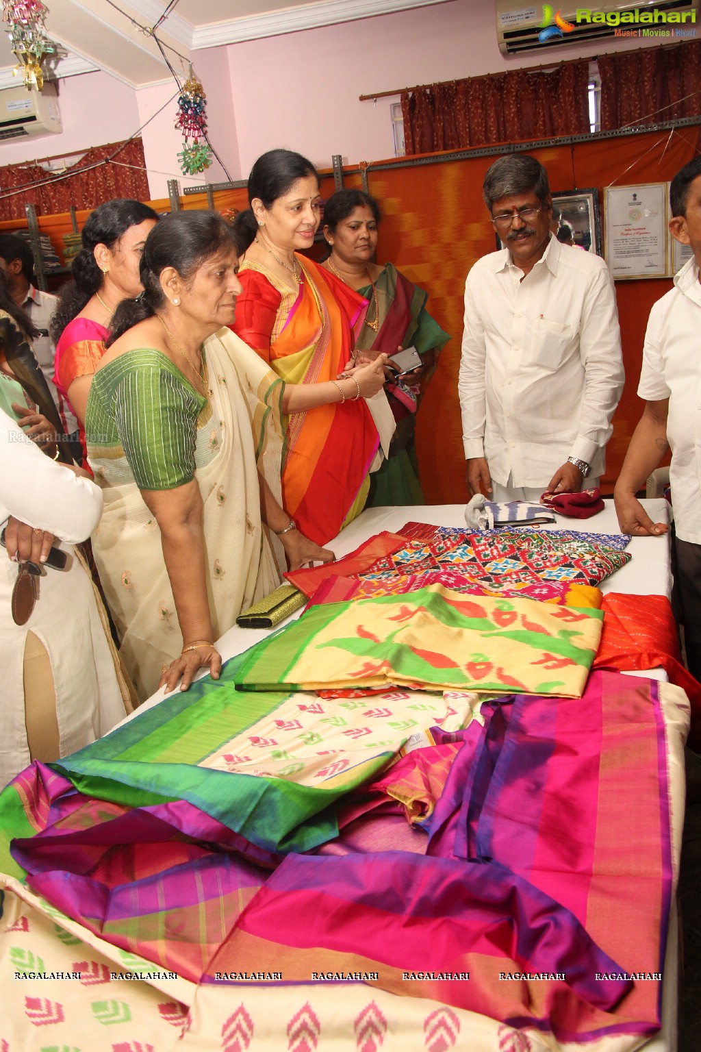 Kambhampati Jayasree & Dr G.Srijana - Vishaka Joint Collector inaugurates Pochampally IKAT Art Mela at Lions Club of Visakhapatnam