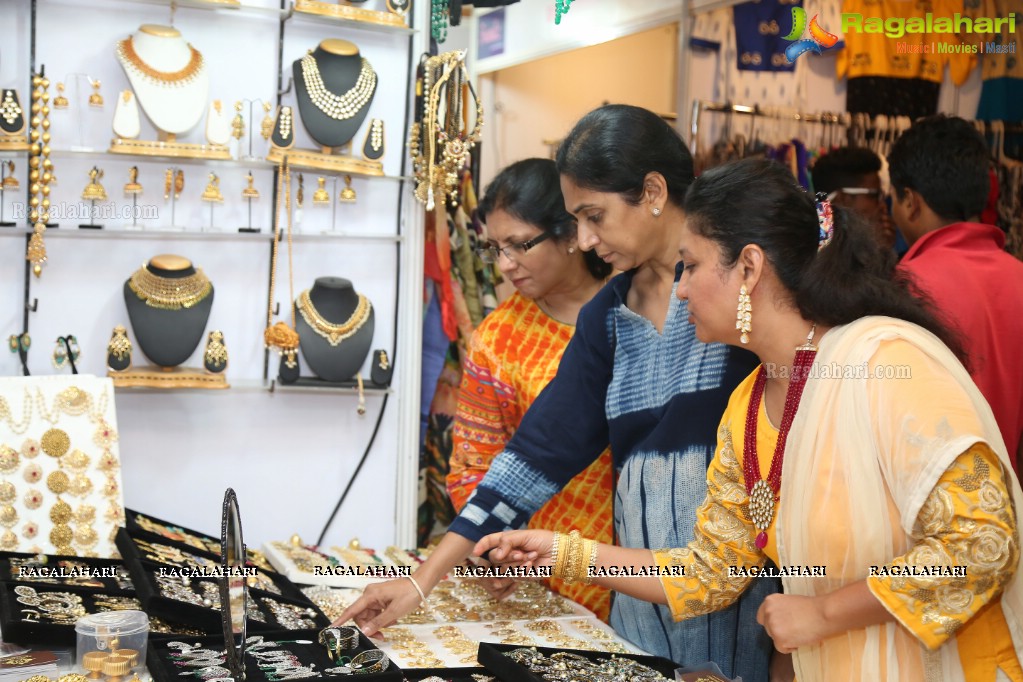 Rina Hindocha and Jaya Baheti launches Trendz Expo at Taj Krishna