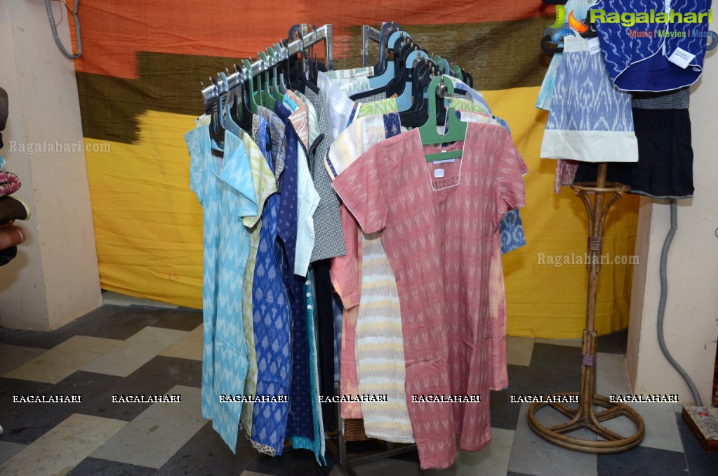 Shalu Chourasiya inaugurates Pochampally IKAT Art Mela at Nagarjuna Nagar Community Hall, Hyderabad