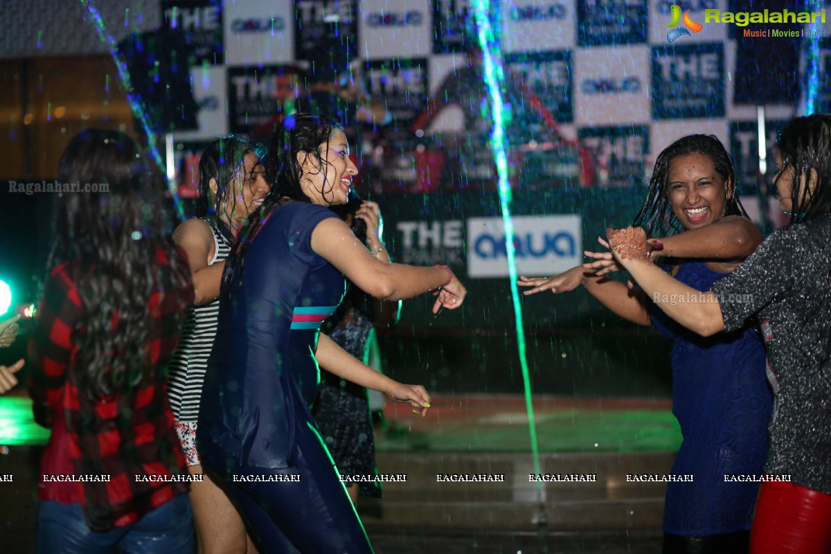 Sundowner Pool Party with DJ Piyush Bajaj at Aqua, The Park, Hyderabad - Hosted by Hameed Siddique