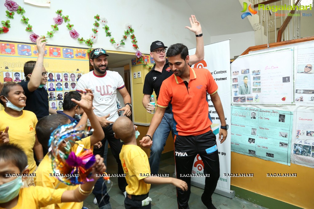 Yuvraj Singh with Sunrisers Hyderabad Team at St. Jude India ChildCare Centre, Banjara Hills, Hyderabad