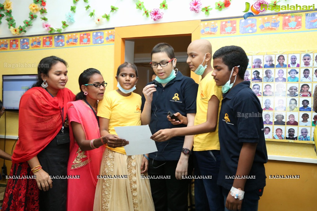 Yuvraj Singh with Sunrisers Hyderabad Team at St. Jude India ChildCare Centre, Banjara Hills, Hyderabad