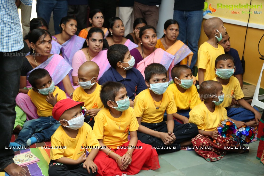 Yuvraj Singh with Sunrisers Hyderabad Team at St. Jude India ChildCare Centre, Banjara Hills, Hyderabad