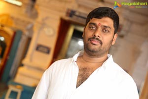 Aadi - Sri Hanuman Movie Makers