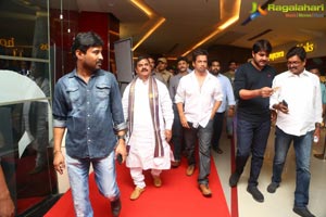 Abhimanyudu Premiere Show