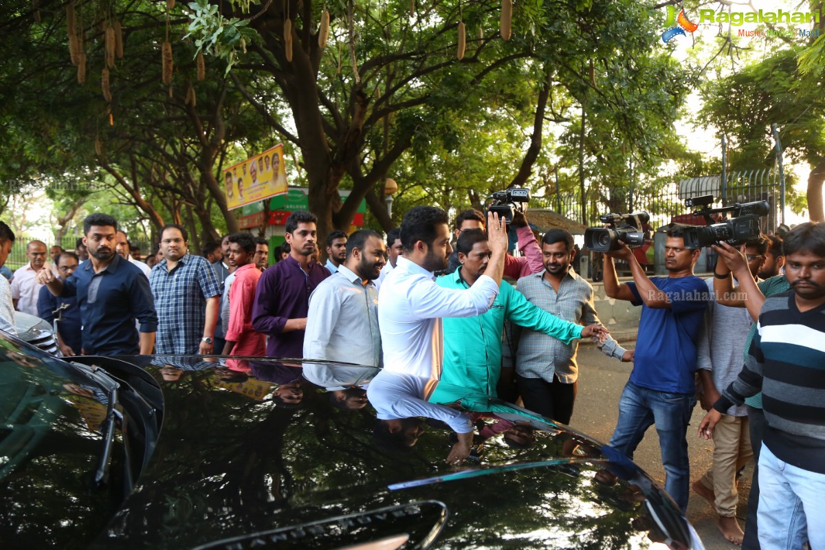 NTR Family Members Pays Tribute at NTR Ghat