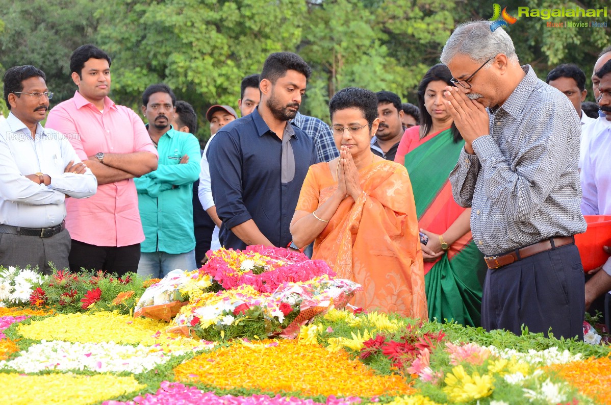 NTR Family Members Pays Tribute at NTR Ghat