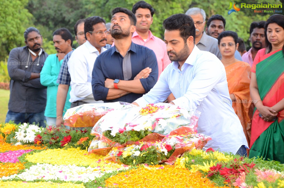 NTR Family Members Pays Tribute at NTR Ghat
