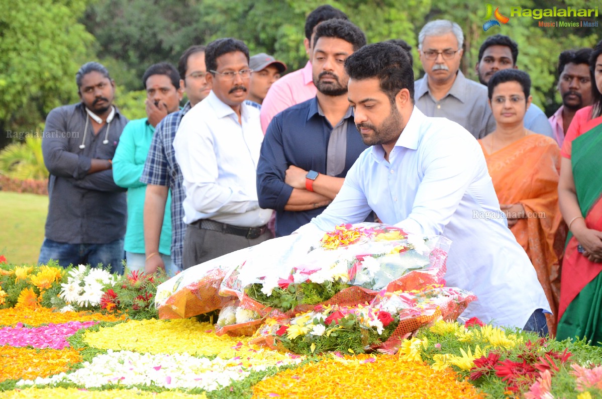 NTR Family Members Pays Tribute at NTR Ghat