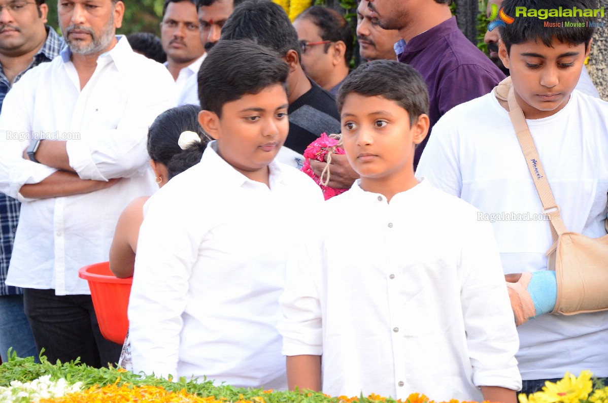 NTR Family Members Pays Tribute at NTR Ghat