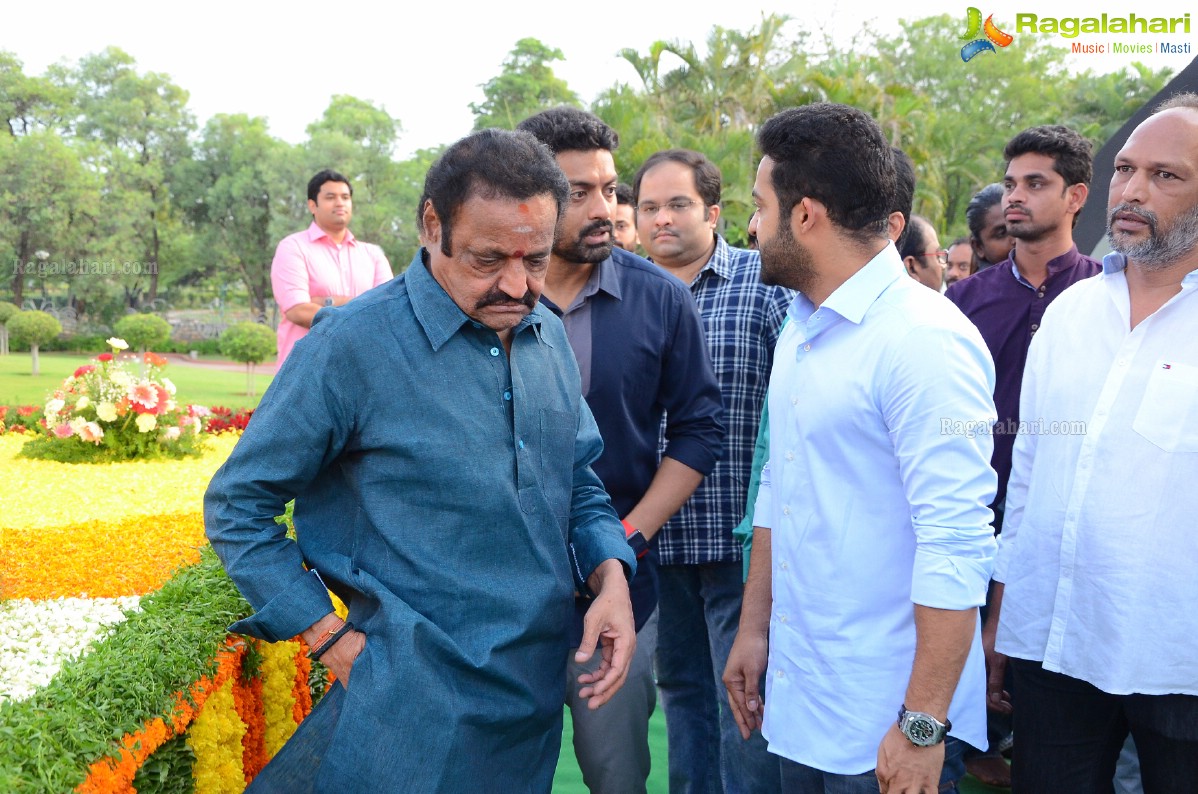 NTR Family Members Pays Tribute at NTR Ghat