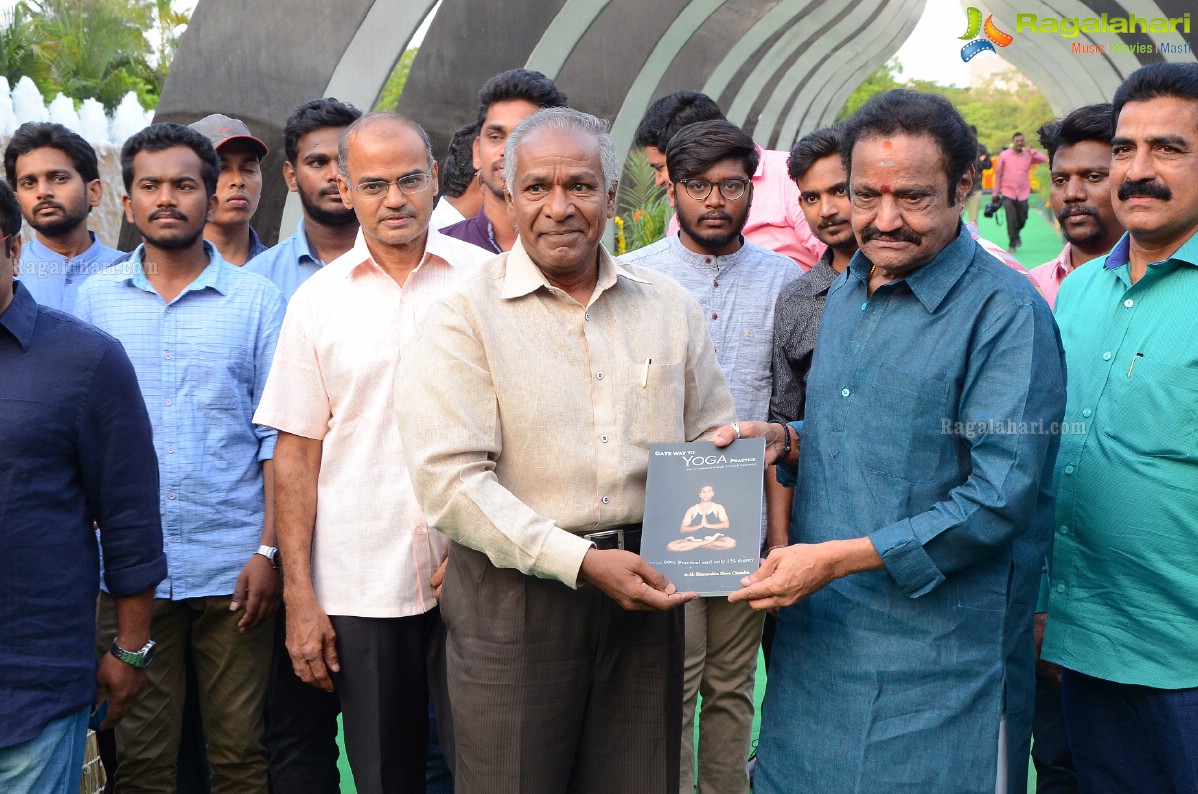 NTR Family Members Pays Tribute at NTR Ghat