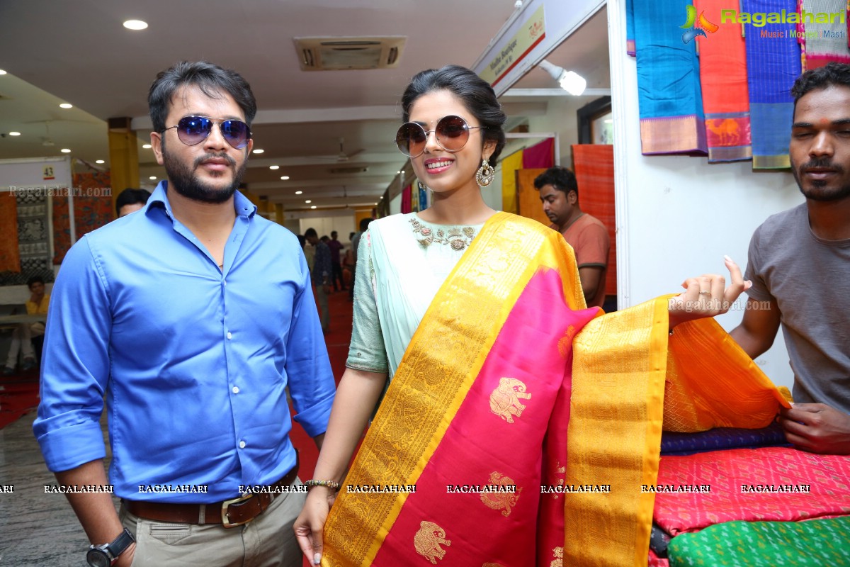 Siddhi Idnani launches Silk India Expo 2018 at Sri Raja Rajeshwari Gardens, Secunderabad