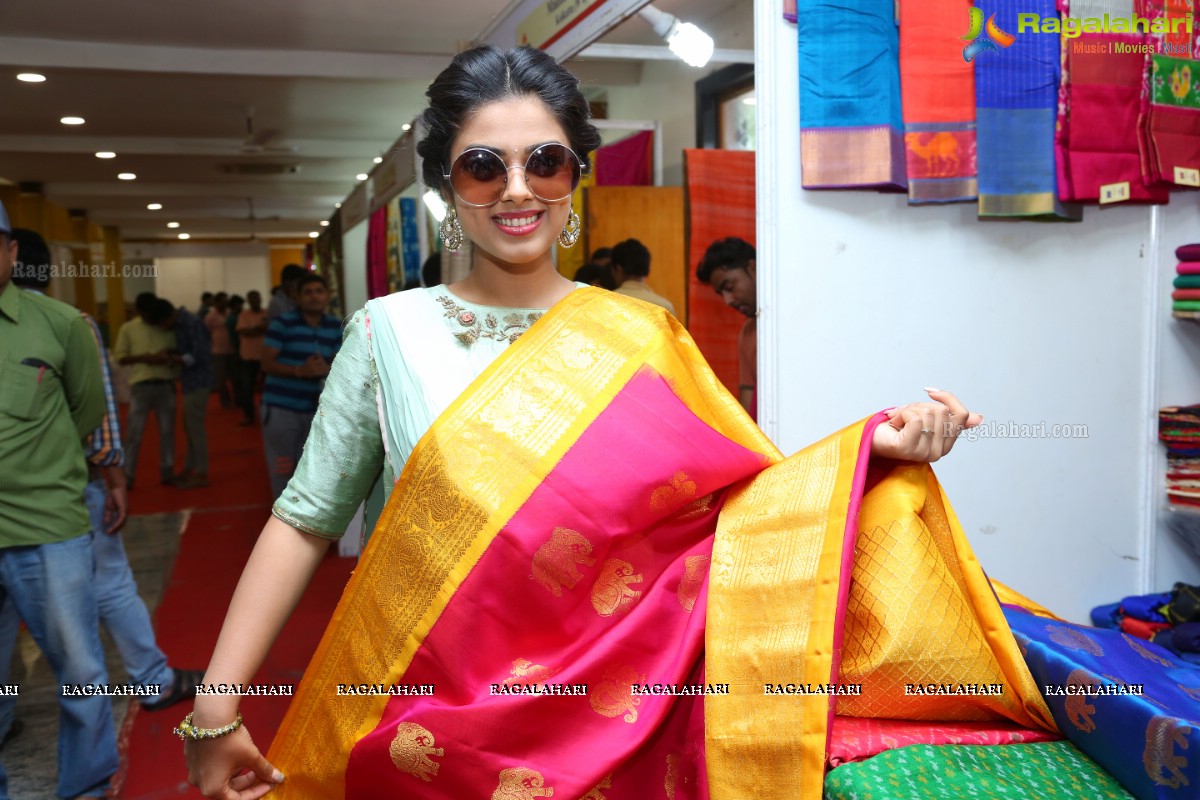 Siddhi Idnani launches Silk India Expo 2018 at Sri Raja Rajeshwari Gardens, Secunderabad