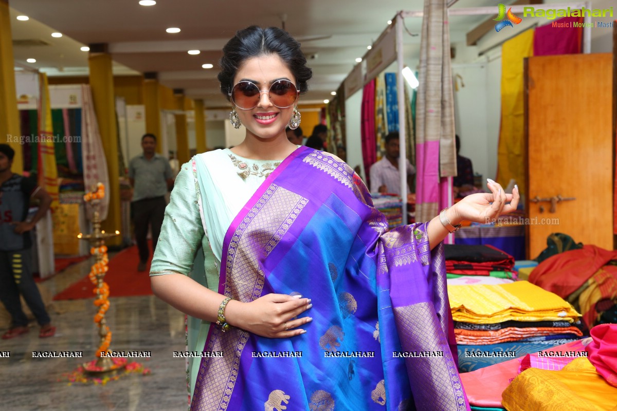 Siddhi Idnani launches Silk India Expo 2018 at Sri Raja Rajeshwari Gardens, Secunderabad