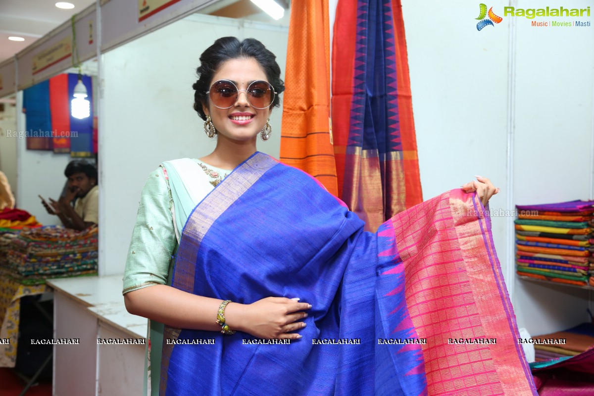 Siddhi Idnani launches Silk India Expo 2018 at Sri Raja Rajeshwari Gardens, Secunderabad