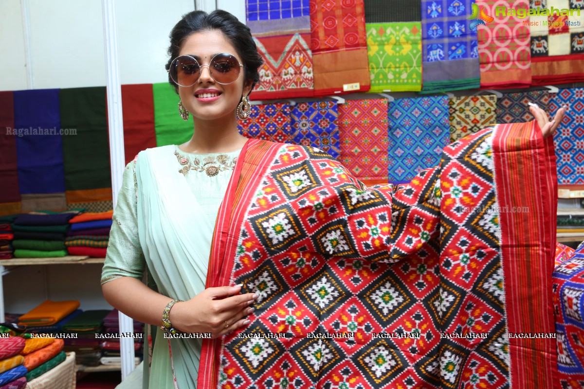 Siddhi Idnani launches Silk India Expo 2018 at Sri Raja Rajeshwari Gardens, Secunderabad