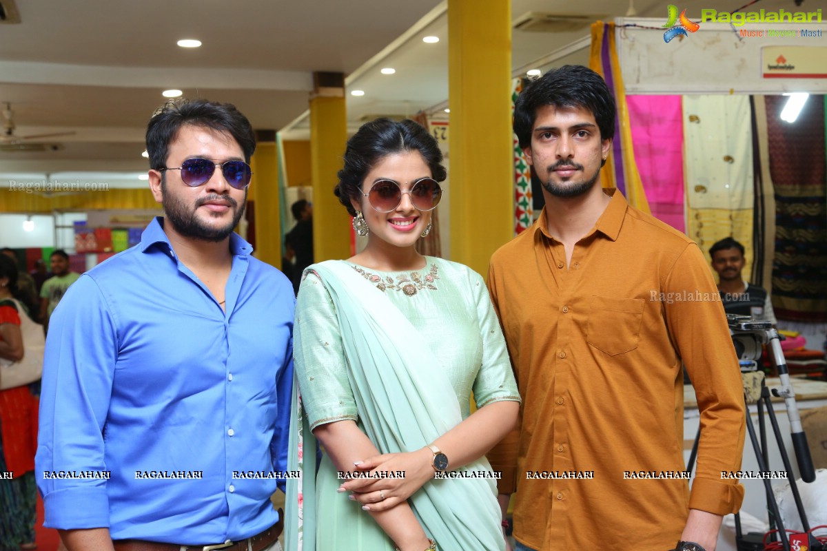 Siddhi Idnani launches Silk India Expo 2018 at Sri Raja Rajeshwari Gardens, Secunderabad