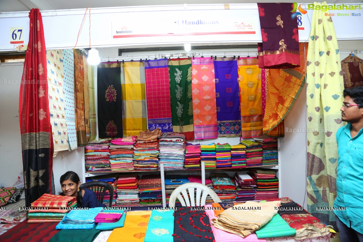 Siddhi Idnani launches Silk India Expo 2018 at Sri Raja Rajeshwari Gardens, Secunderabad