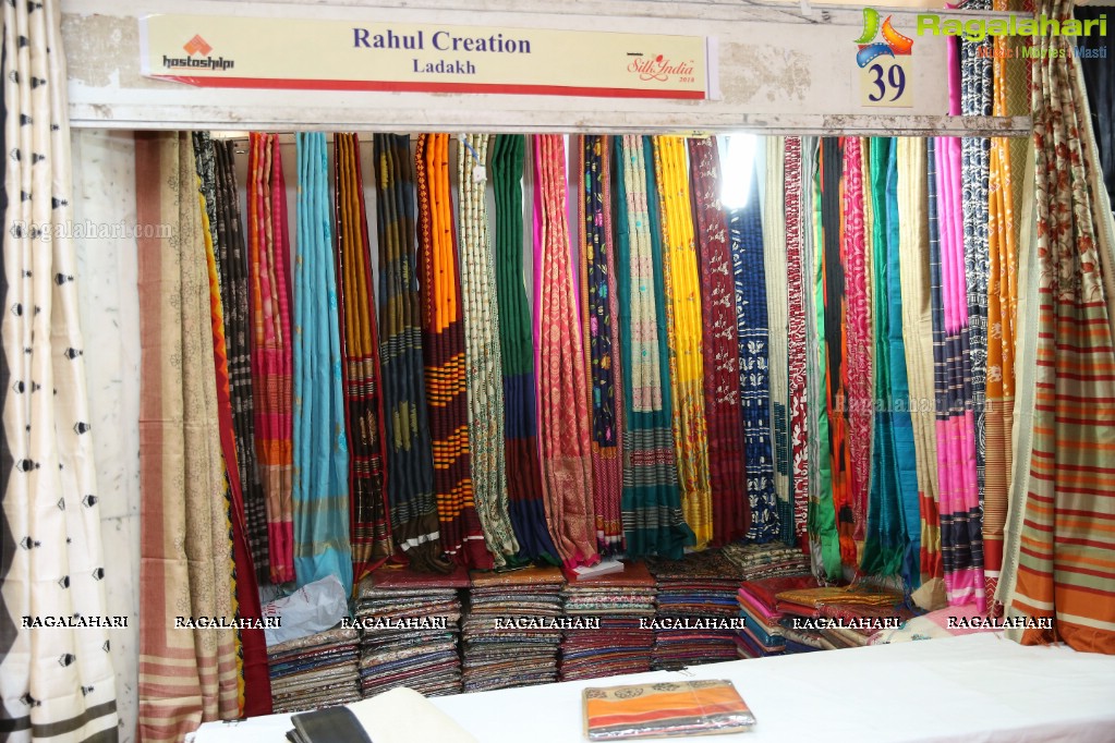 Shalu Chourasiya inaugurates Silk India Expo at Sri Satya Sai Nigamagamam