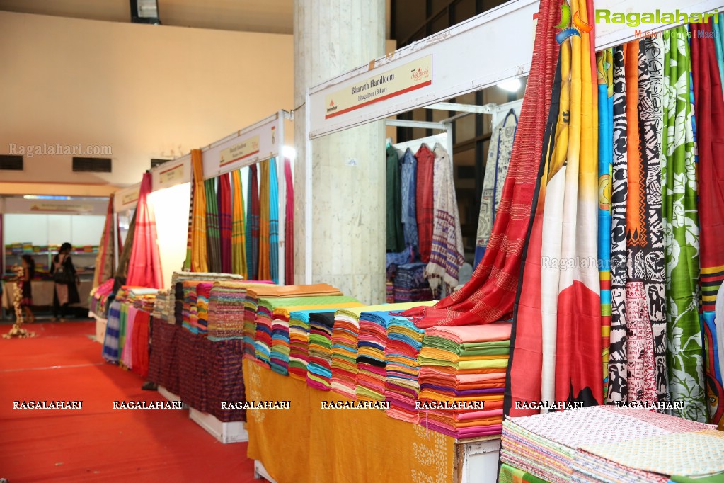 Shalu Chourasiya inaugurates Silk India Expo at Sri Satya Sai Nigamagamam