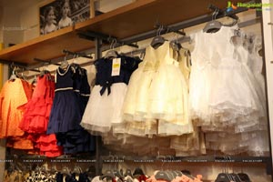 AOMI Baby Stores