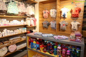 AOMI Baby Stores