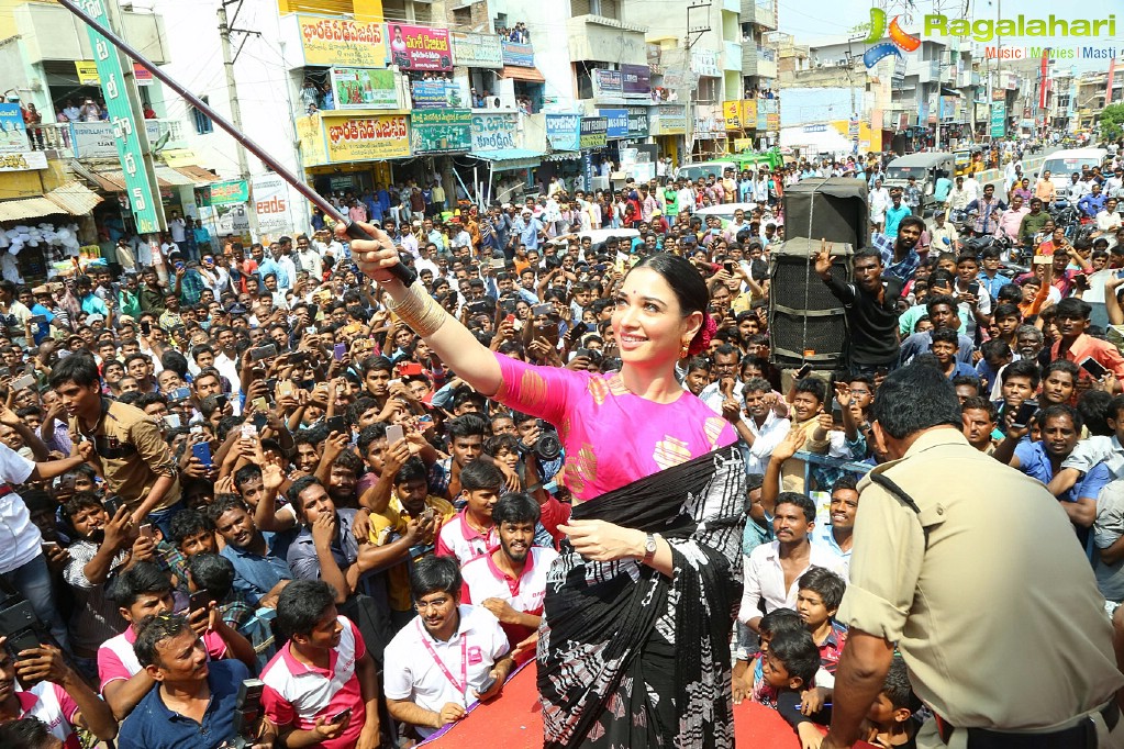 Tamannaah launches B New Mobile Store at Proddatur