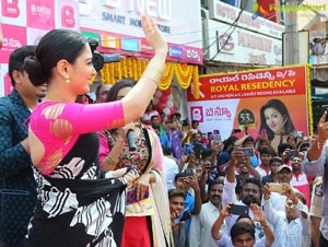 B New Mobile Store Tamannaah