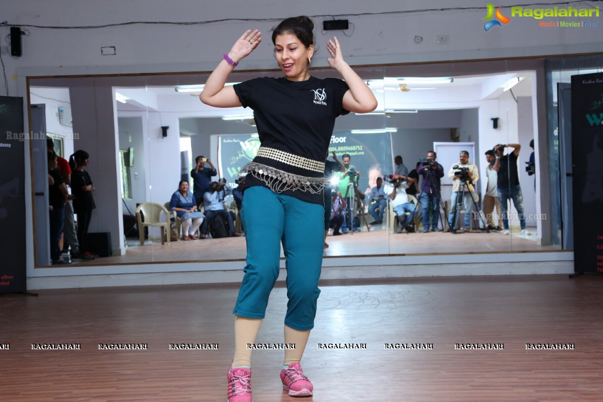 Belly Dance Bhangra - Fusion Dance Workshop by Mishri Lajpal at Western Dance Acadamy