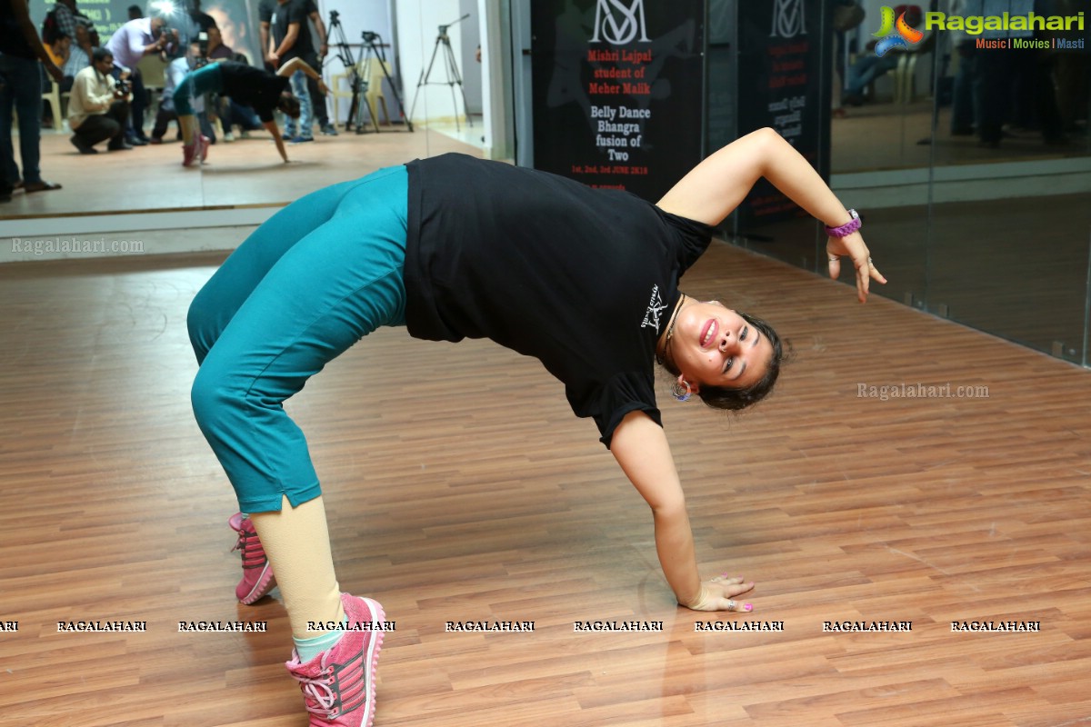 Belly Dance Bhangra - Fusion Dance Workshop by Mishri Lajpal at Western Dance Acadamy