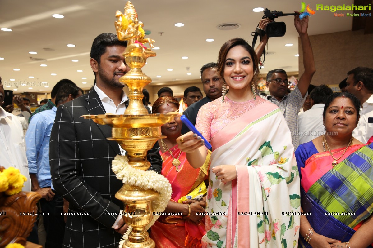 Ritu Varma launches Chennai Silks, Mehdipatnam