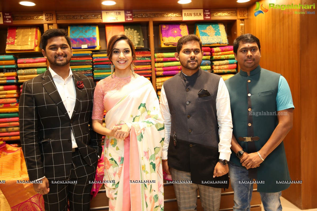 Ritu Varma launches Chennai Silks, Mehdipatnam