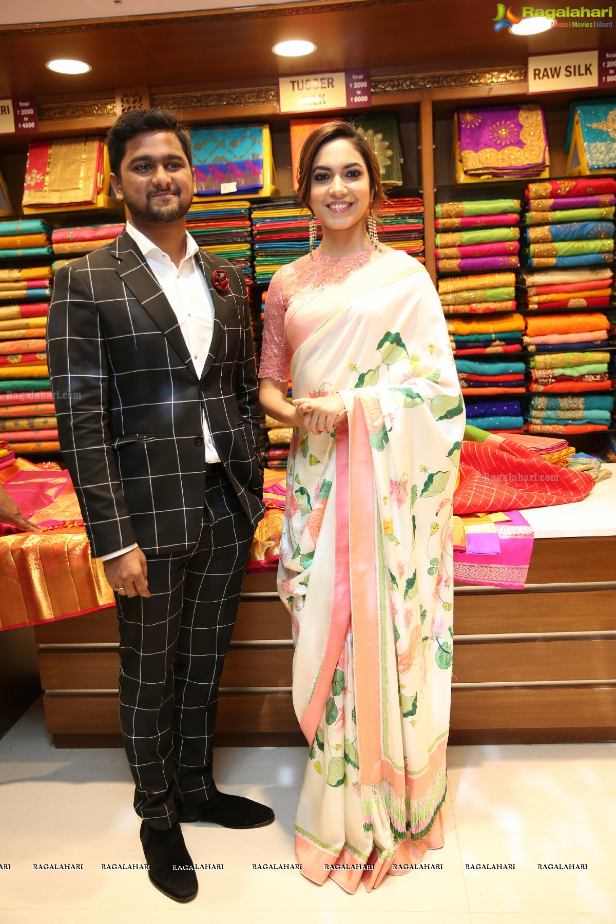 Ritu Varma launches Chennai Silks, Mehdipatnam