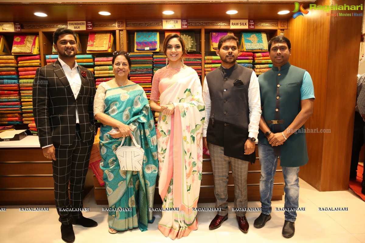 Ritu Varma launches Chennai Silks, Mehdipatnam