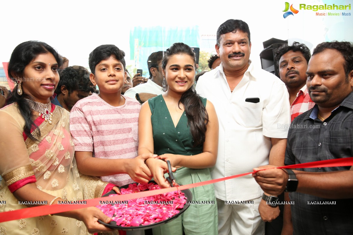 Shalini Pandey launches Easy Buy Store at Chandanagar, Hyderabad