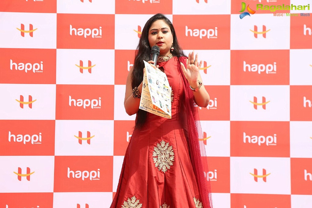 Anu Emmanuel launches Happi Mobiles at Mahbubnagar