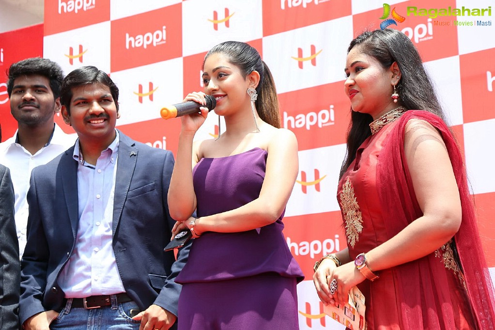 Anu Emmanuel launches Happi Mobiles at Mahbubnagar