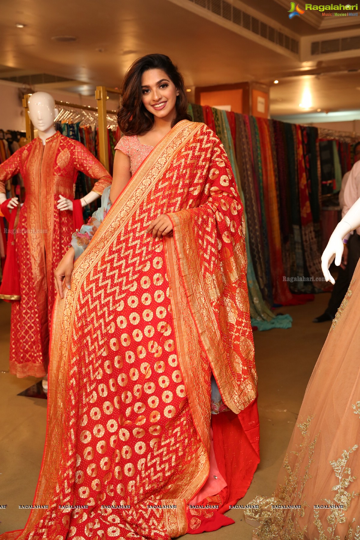 Grand Launch of Jhalak Lifestyle Fashion Exhibition at Taj Krishna