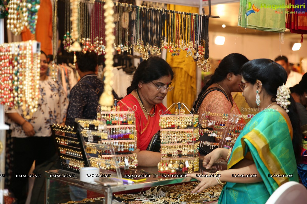 Grand Launch of Jhalak Lifestyle Fashion Exhibition at Taj Krishna