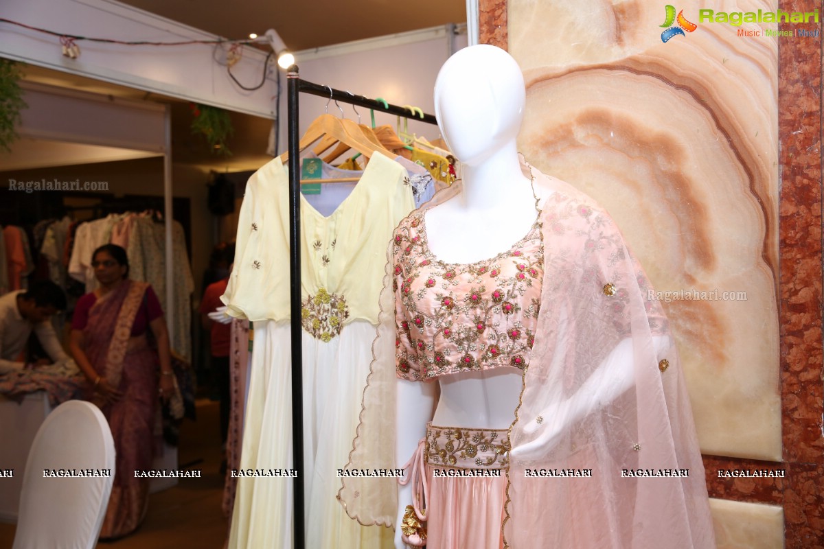 Grand Launch of Jhalak Lifestyle Fashion Exhibition at Taj Krishna