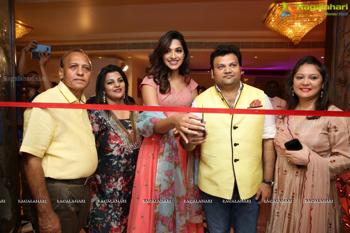 Grand Launch of Jhalak Lifestyle Fashion Exhibition at Taj Krishna