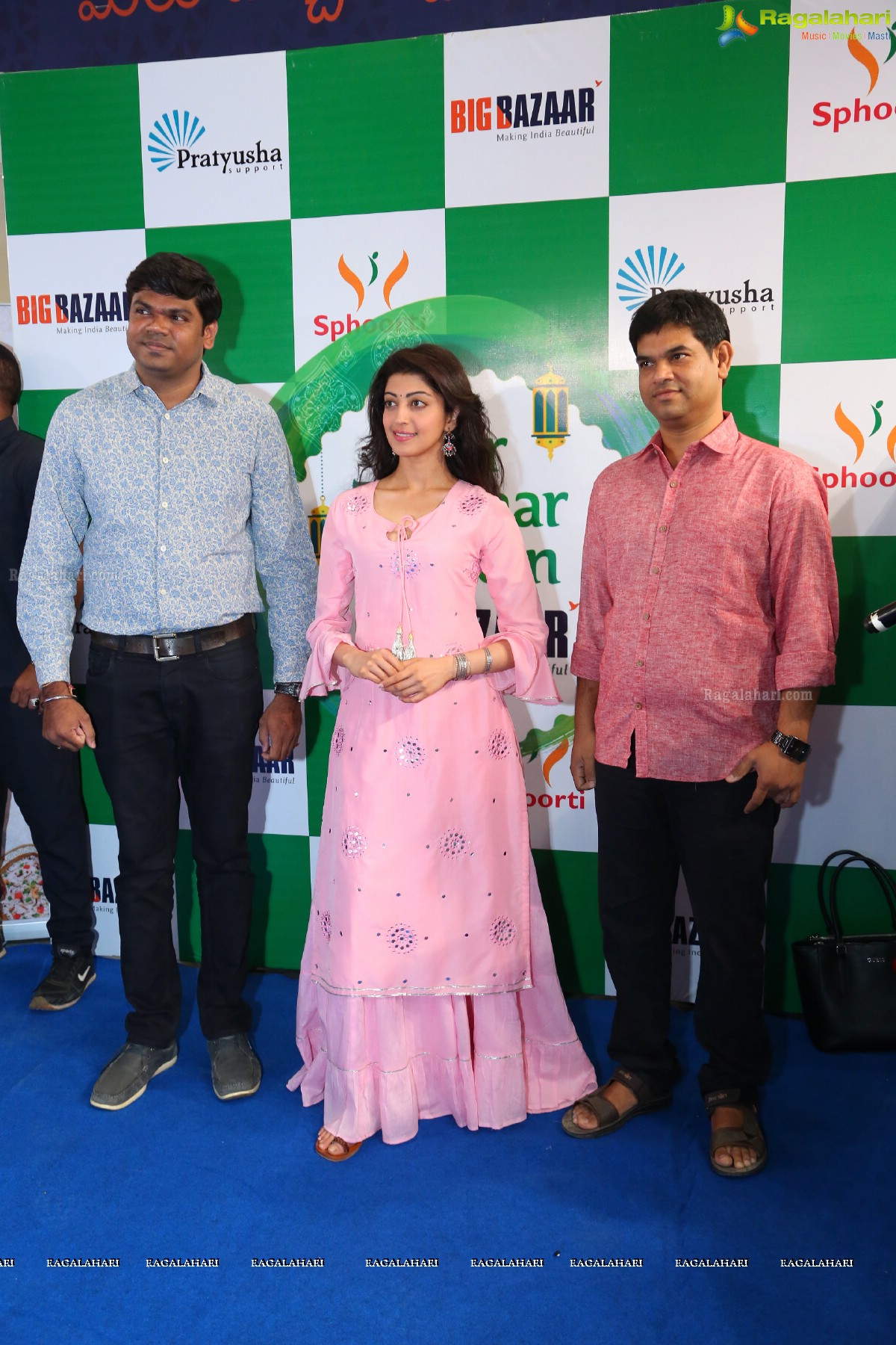 Pranita Subhash unveils Neki Campaign-Neki Mubarak at Big Bazaar, Kachiguda, Hyderabad