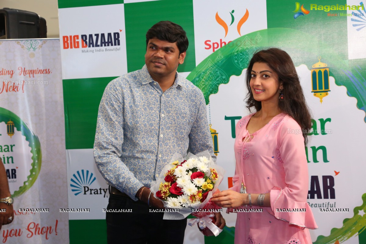 Pranita Subhash unveils Neki Campaign-Neki Mubarak at Big Bazaar, Kachiguda, Hyderabad